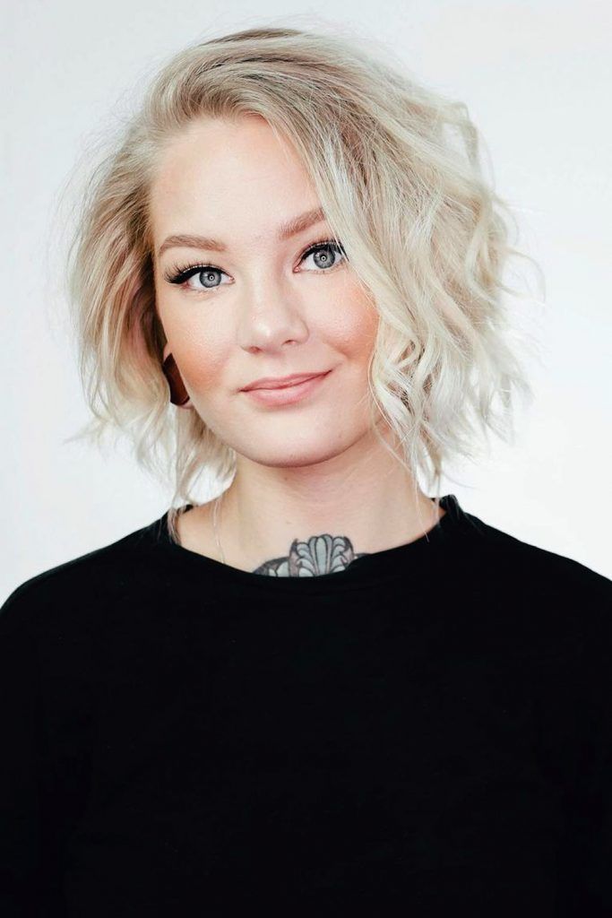 Layered and side-parted short wavy hair