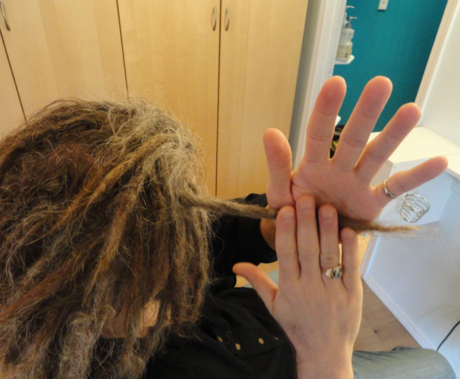 How to do dreadlocks yourself with palm rolling method
