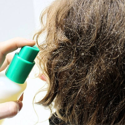How to detangle a wig with detangling spray